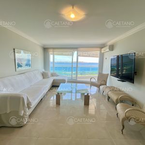 Venta Apartamento 2 Dormitorios. Playa Mansa, Punta Del Este.