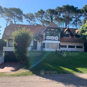 Venta Y Alquiler Temporario Casa De 4 Dormitorios, Punta Del Este