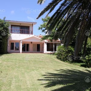 Muy Linda Casa En El Corazon De La Peninsula, Punta Del Este