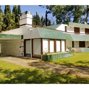 Vendo Casa 5 Dormitorios Con Piscina, Primeras Paradas Playa Mansa A 300 M Del Mar, Punta Del Este.