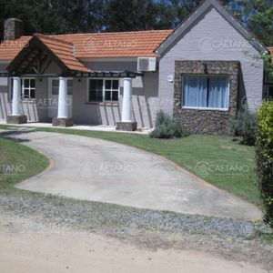Casa De 3 Dormitorios En Alquiler Y Venta En Rincon Del Indio.