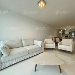 Apartamento De Dos Dormitorios En Venta, Punta Del Este