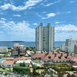 Apartamento En Venta De Tres Dormitorios, Punta Del Este