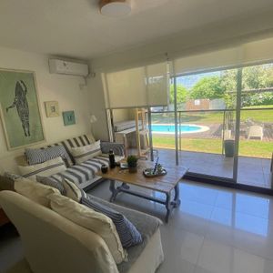 Alquiler Apartamento En Rincón Del Indio A Una Cuadra De La Playa