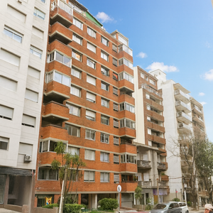 Se Vende Apartamento De 3 Dormitorios Y 2 Baños En Punta Carretas