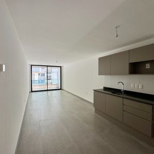 Estrená En Pocitos: 1 Dormitorio Con Patio, Parrillero Y Garaje