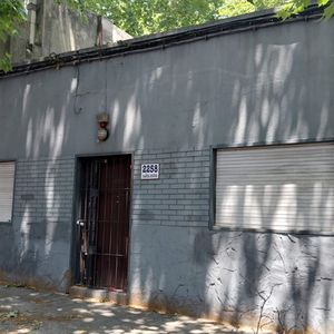 Clinica Local O Consultorio A La Calle