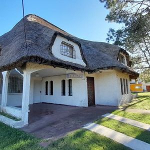 Cabaña En Venta En Barrio "los Angeles" Piriapolis