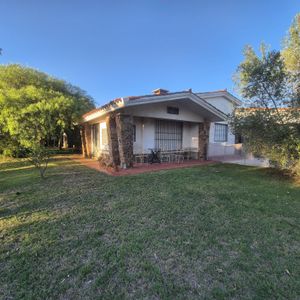 Venta Amplia Casa De 4 Dormitorios Muy Bien Ubicada En Parque Del Plata 488pp