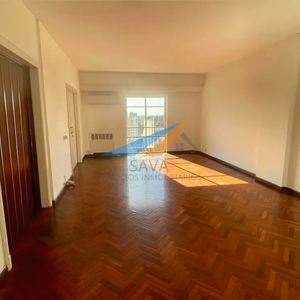 Alquiler Apartamento 3 Dormitorios + Serv. En Cordón! Piso Alto. Garage Incluido!