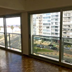 Apartamento De 2 Dormitorios + Servicio En Pocitos