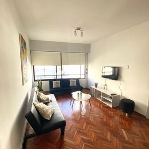 Alquiler En Cordon De 1 Dormitorio, Piso 5 Al Contra Frente, Impecable Estado