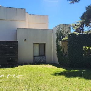 Casa En Venta Y Alquiler En VIñedos De La Tahona