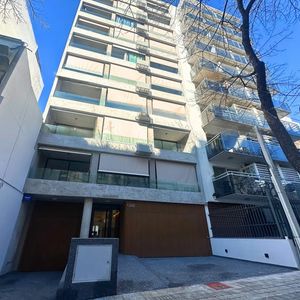 Pocitos: A Estrenar, Espectacular Apartamento De 1 Dormitorio Con Amplio Patio De 33m² Y Parrillero Exclusivo
