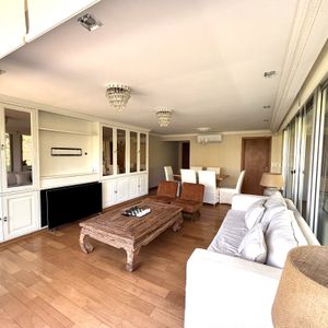 Residencia De Lujo Amoblada De 3 Dormitorios Con Vistas Panorámicas A La Naturaleza