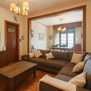 Apartamento En Venta En Cordón, Amplio Y Luminoso.