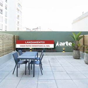 Venta De Apartamento Monoambiente Con Gran Patio En La Blanqueada!