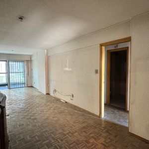 Dos Dormitorios, Principal En Suite, Garaje Y Box. Excelente Punto