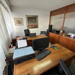 Oficina En Alquiler Sobre Avenida 18 De Julio & Vázquez