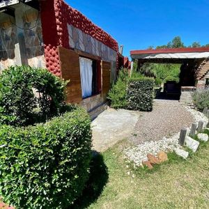 Venta | Casa En Balneario Argentino Canelones, Con Piscina Y Amplio Jardín.