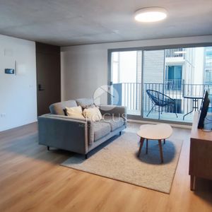 Venta Apartamento 2 Dormitorios, Escritorio Y Terraza En Centro