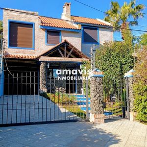 Excelente Residencia: Solidez, Comodidad Y Cercanía A La Playa