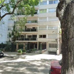 Apartamento En Villa Biarritz  Muy Disfrutable En Buen Estado 3 Dormitorios Y Servicio 2 Garajes