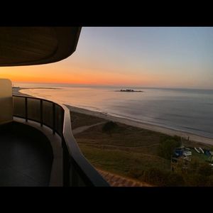 Cecilia Vincent Propiedades  Apartamento De Categoría Frente Al Mar