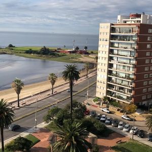 Alquiler Apartamento Amoblado 2 Dorms Rambla Punta Carretas