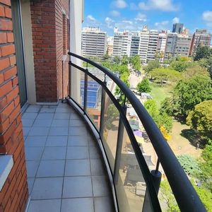 Alquiler En Villa Biarritz/ Punta Carretas, 1 Dormitorio, Piso Alto Con Balcon, `placar
