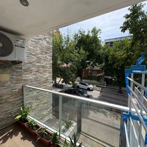 Exclusivo Apartamento Con Balcón Y Vistas Panorámicas, Luminoso . Alquilado .