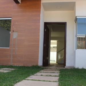 Casa De Dos Plantas Zona Sur