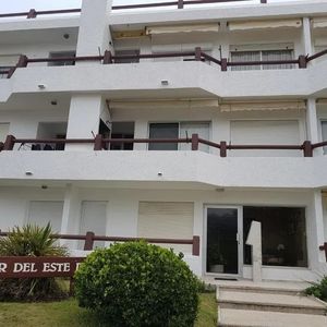 Venta | Apartamento En Punta Del Este Con Balcón Y 2 Dormitorios