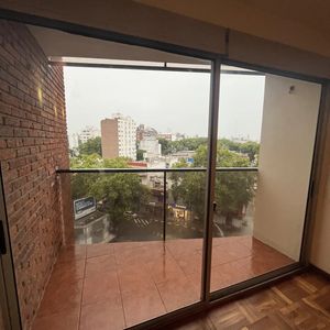 Alquiler | Apartamento De 2 Dormitorios Y Garaje En Punta Carretas