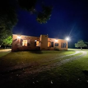 Venta ..campo 84 Hectáreas Con Casa 4 Dor 3 Baños, Piscina Barbacoa .casa Para Caseros Y Galpónzanja Chavez
