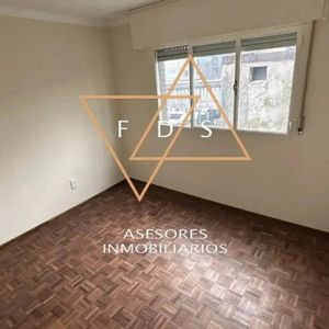 Venta De Apartamento De 2 Dormitorios En Cordón Sur