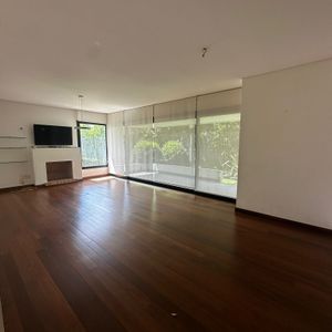Venta Apartamento Semiamueblado Ubicado En Carrasco Sur