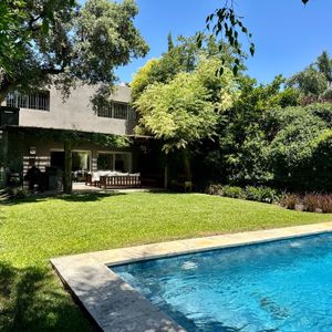 Excepcional Residencia En Rambla De Carrasco. 4 Dorms + Servicio. Impecable Y Con Piscina