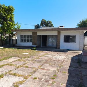 Venta 2 Casas En El Mismo Padrón 4 Dor Y Frente Y 1 Dor Depósito Y Piscina Shangrila