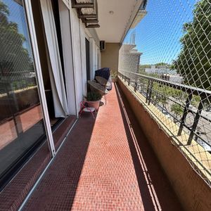 Venta Impecable Apto. En Malvín: 90 M², Reciclado Y A Pasos De La Playa.
