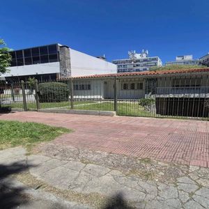 Casa En Malvin. 3d, 1b, Fondo.