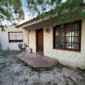 Venta Casa El Pinar Dos Dormitoriss A Tres Cuadras De Giannatasio 