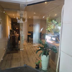 Oficina O Local Comercial En El Corazón De Carrasco: Ubicación Estratégica Inigualable