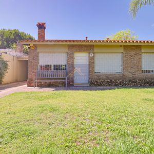 Se Vende Hermosa Casa En Parque De Solymar Sur