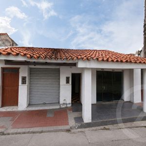 Casa En Venta Con Local En El Centro