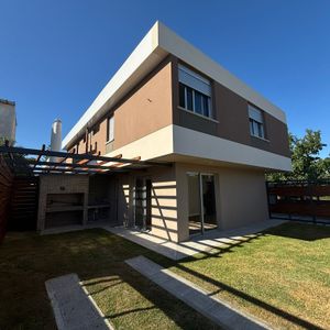 Casa Solymar Sur 3 Dormitorios A Estrenar Prontas Para Ingresar, Ultimas 2 Unidades! Ley De Vivienda