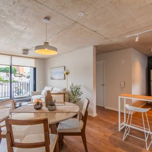 Venta Apartamento Penthouse 2 Dormitorios Con Gran Terraza Al Frente En Buceo