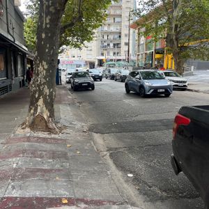 Local Comercial En Pocitos: Excelente Ubicación Céntrica