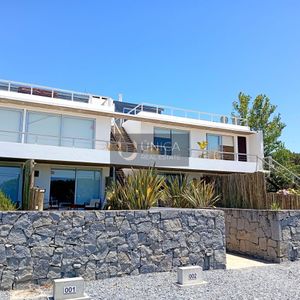 Manantiales. 3 Dormitorios. Walking Distance De La Playa