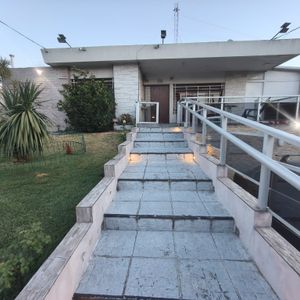 Hermosa Casa 400m2 Construidos Gran Potencial Familia Grande, ,ideal Clubes  Residenciales, Centros Educativos,  Consultorios Médicos, Escritorios,gym, Etc